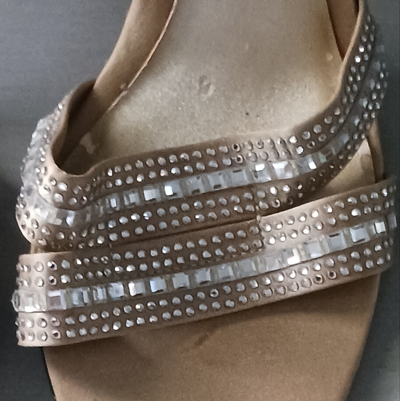 Nina - Picture 4 of 4